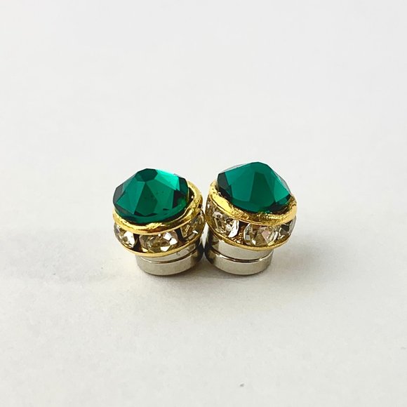 Emerald Carousel Stud Magnetic Earrings - Picture 1 of 1
